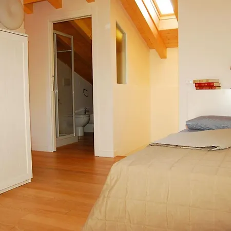 Recently Built Flat With Big Swimming Pool And Balcony 아파트 *