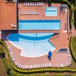 Flat With Swimming Pool And Balcony Daire