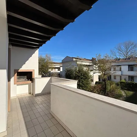 Daire Relaxing Flat With Swimming Pool And Parking Bibione