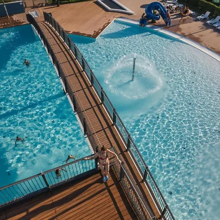 Apartmán Relaxing Flat With Swimming Pool And Parking *
