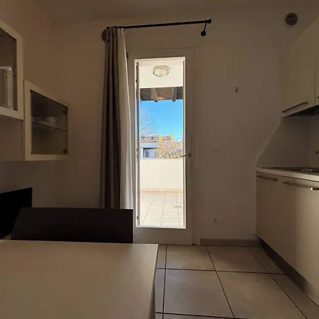 Relaxing Flat With Swimming Pool And Parking Apartmán *